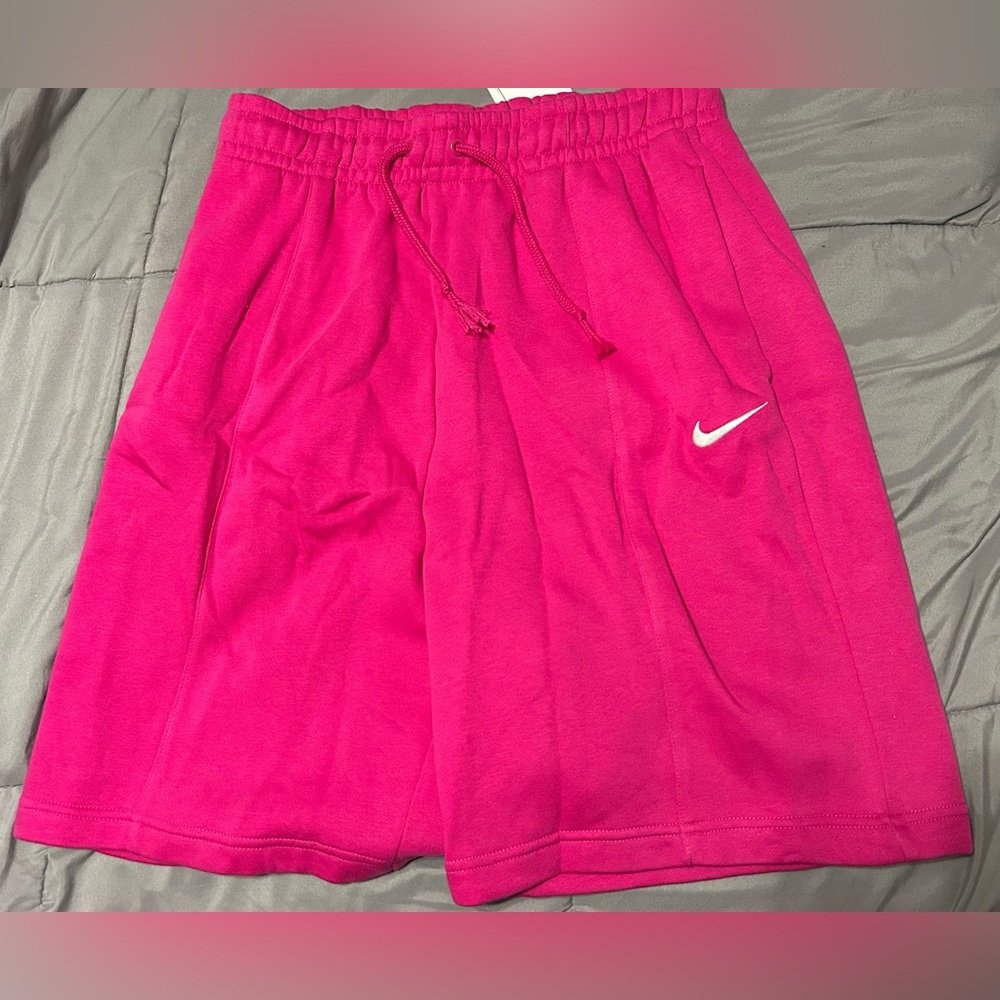 NWT NIKE Women’s Pink Athletic Shorts Drawstring Waist - Size Small
